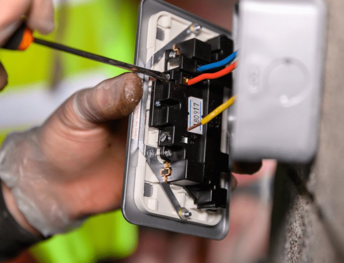 5 Mistakes Everyone Makes Changing Sockets